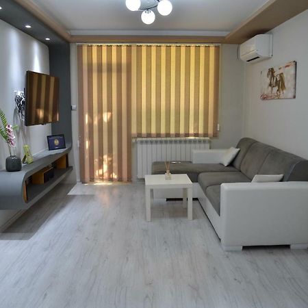 Luxury Apartment Near Varna, Located In Targovishte Exterior foto