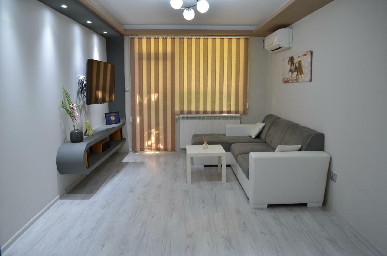 Luxury Apartment Near Varna, Located In Targovishte Exterior foto